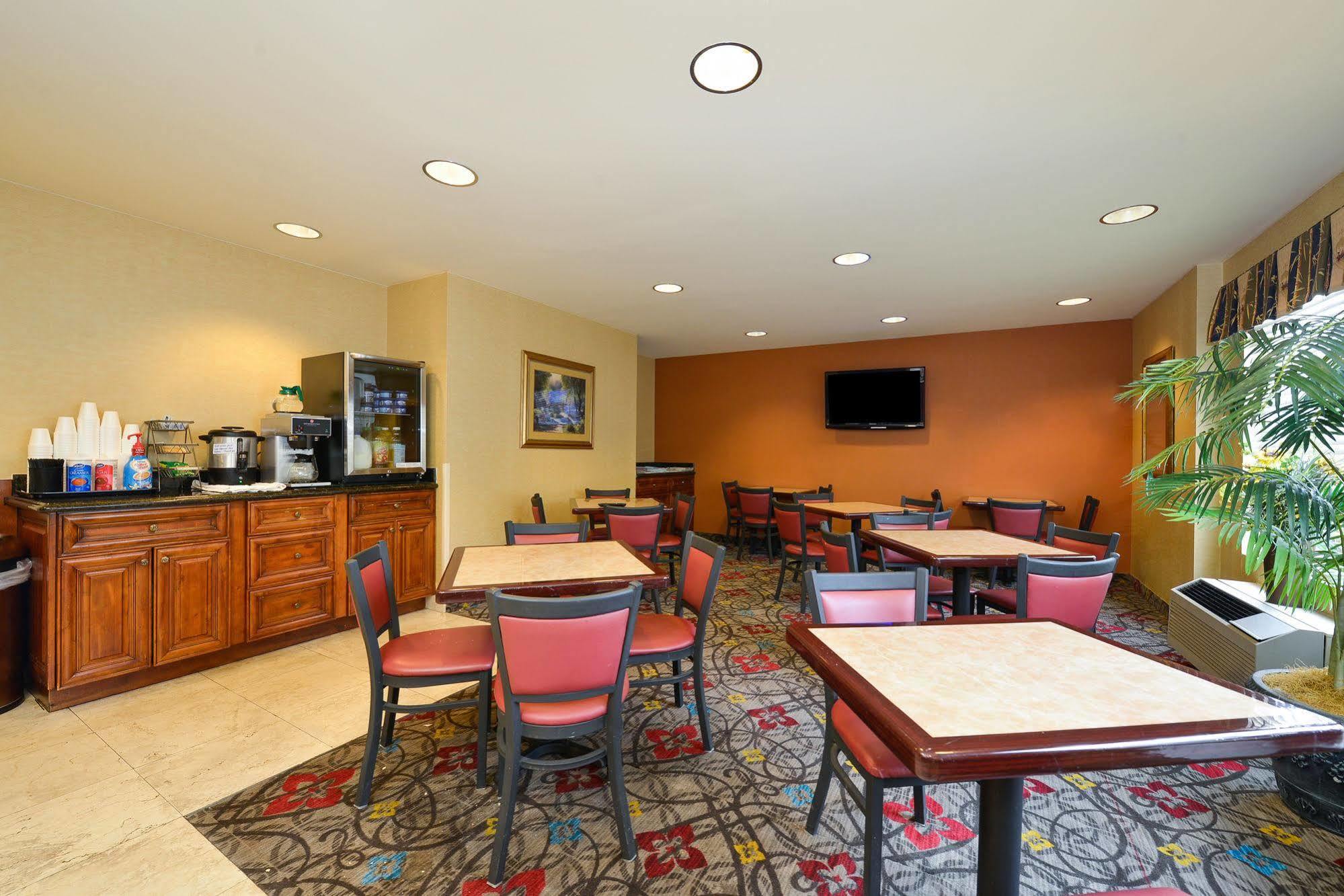 Best Western Plus Spartanburg Exterior photo